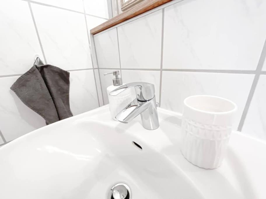 Schoene Ferienwohnung Mit Blick Ueber Stadtwald Leipzig Ngoại thất bức ảnh