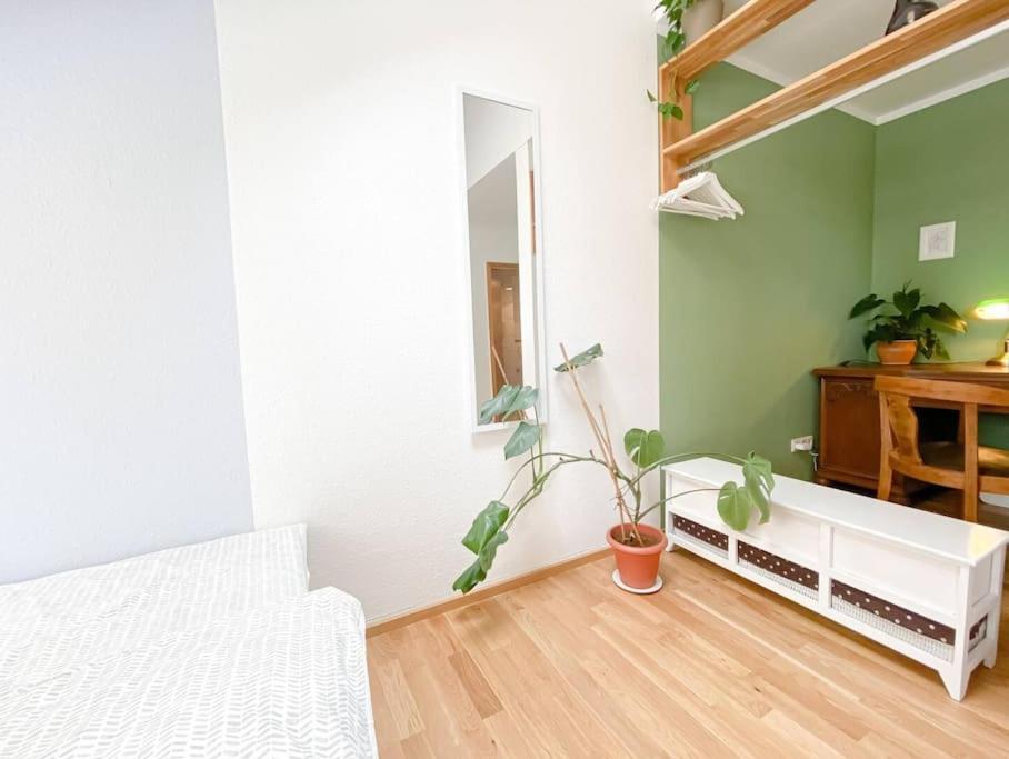 Schoene Ferienwohnung Mit Blick Ueber Stadtwald Leipzig Ngoại thất bức ảnh