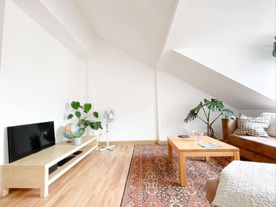 Schoene Ferienwohnung Mit Blick Ueber Stadtwald Leipzig Ngoại thất bức ảnh