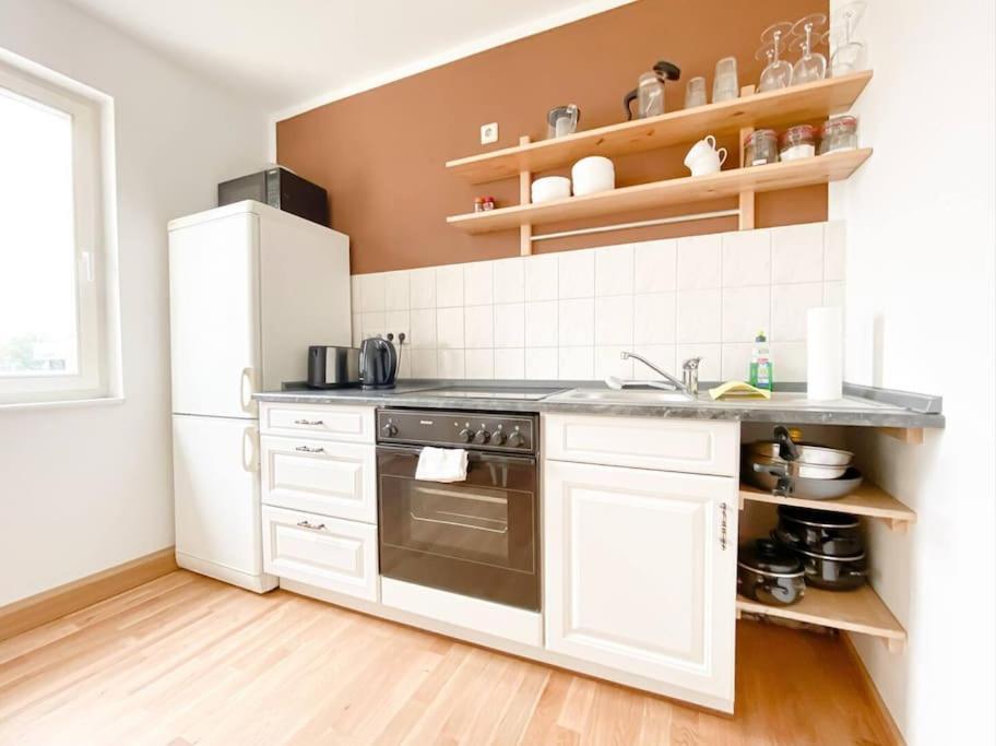 Schoene Ferienwohnung Mit Blick Ueber Stadtwald Leipzig Ngoại thất bức ảnh